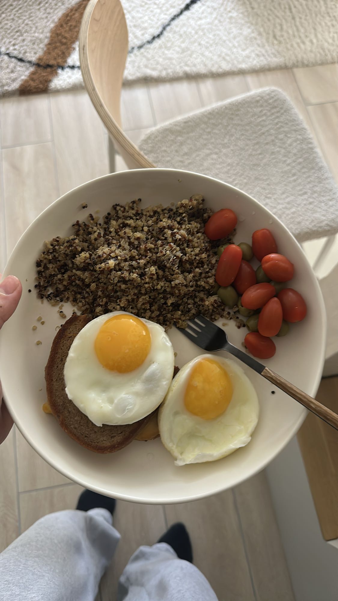 Bol quinoa et oeufs