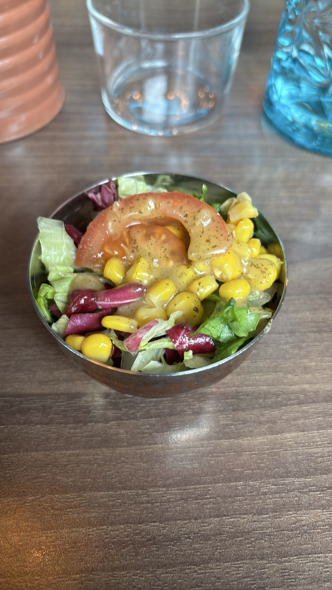 Blandsallad med majs