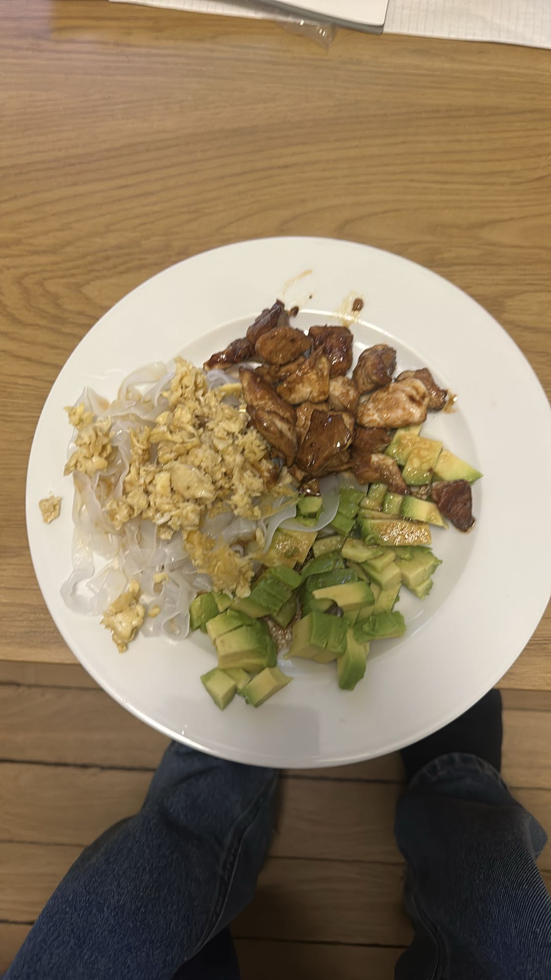 Nouilles poulet avocat