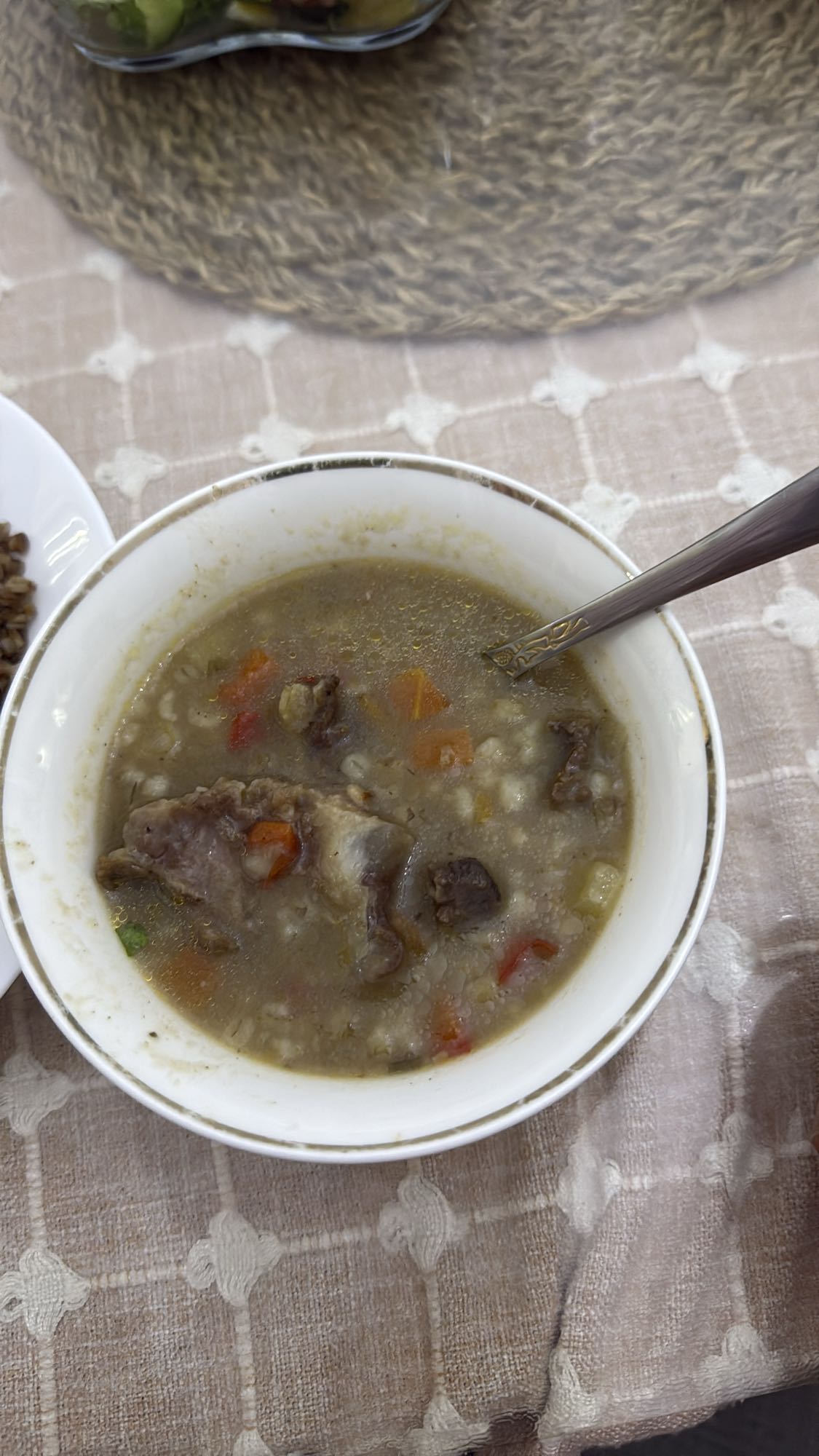 Мясной суп с перловкой