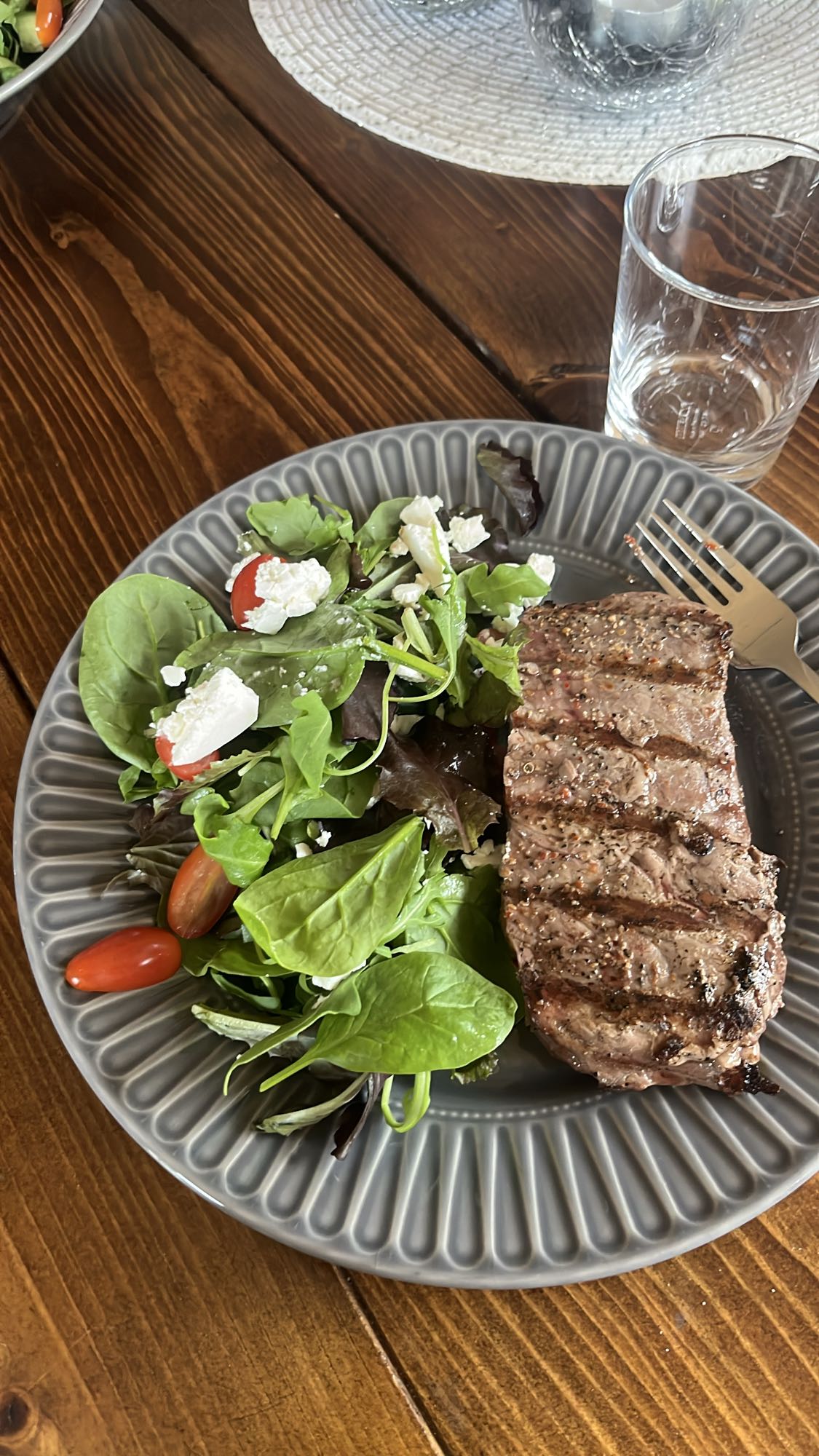 Grillad biff med sallad