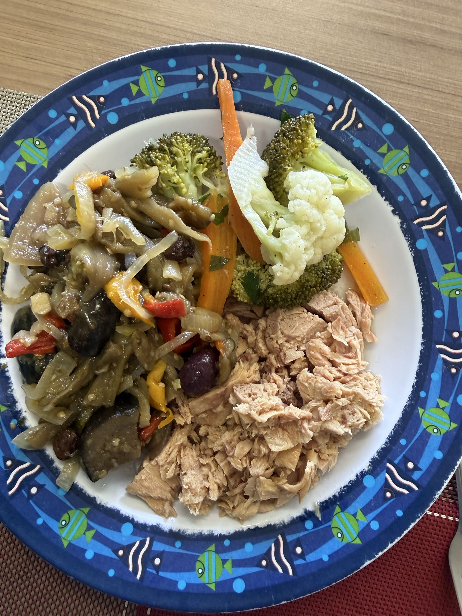 Atum com legumes