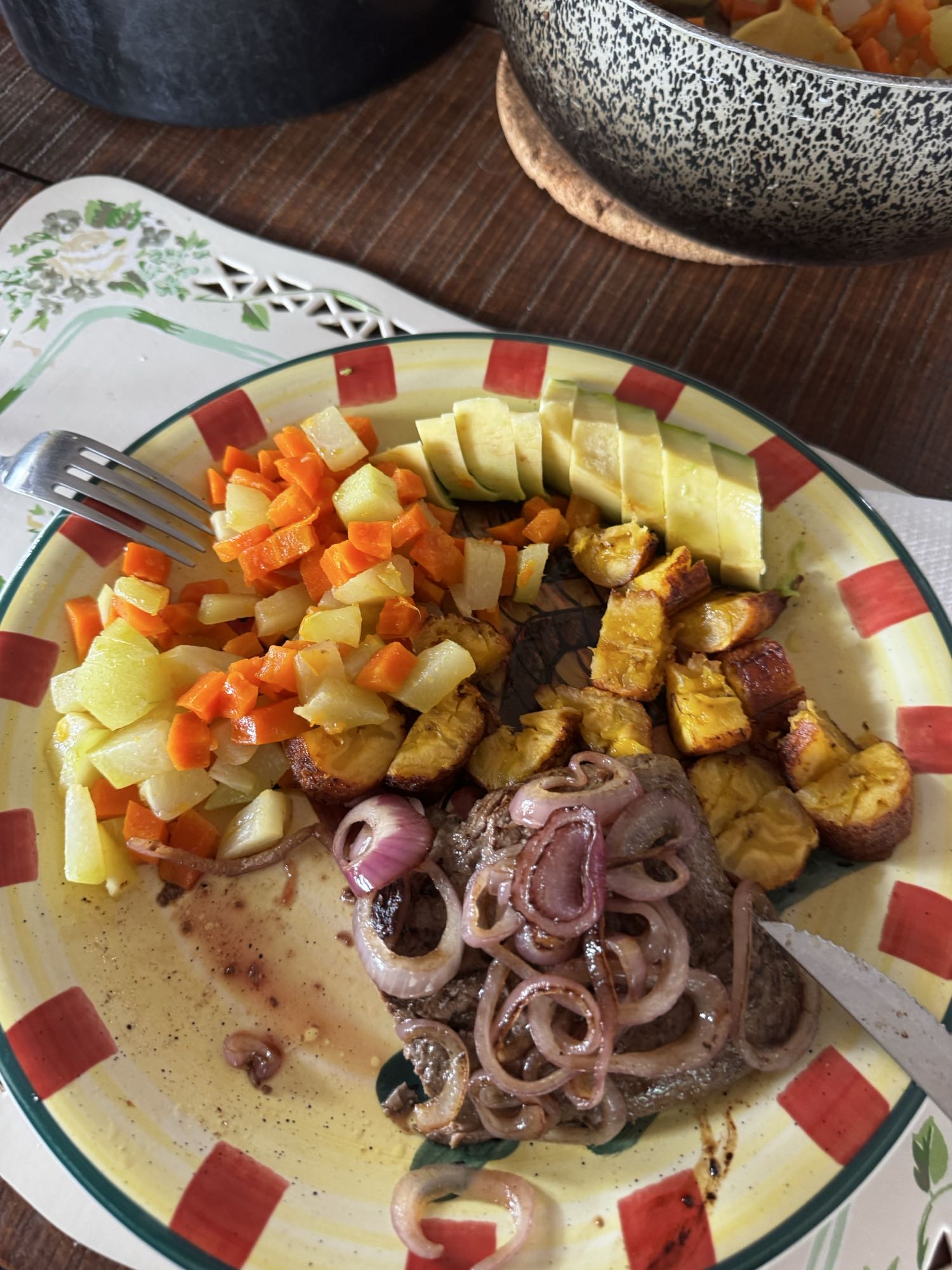 bistec con vegetales