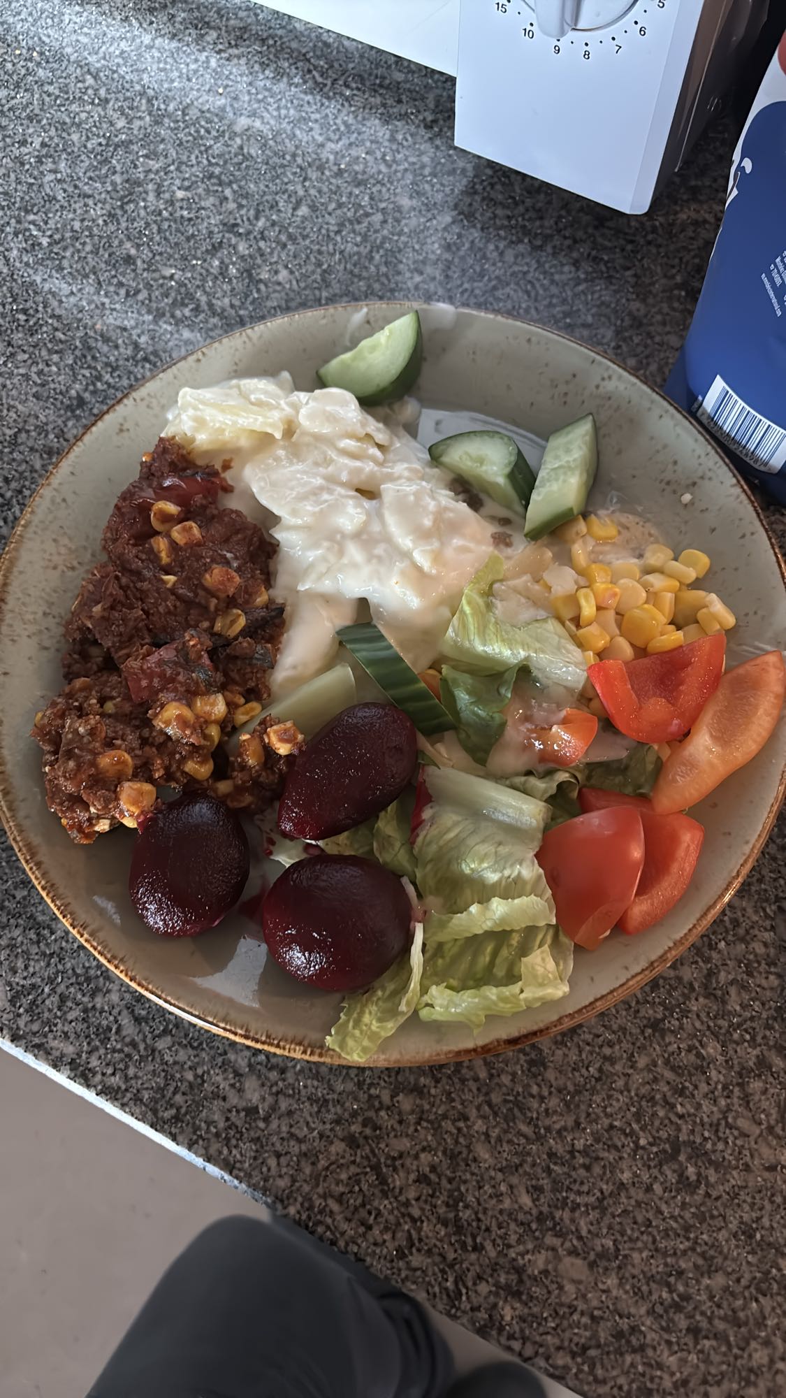 Köttfärsbiff med sallad
