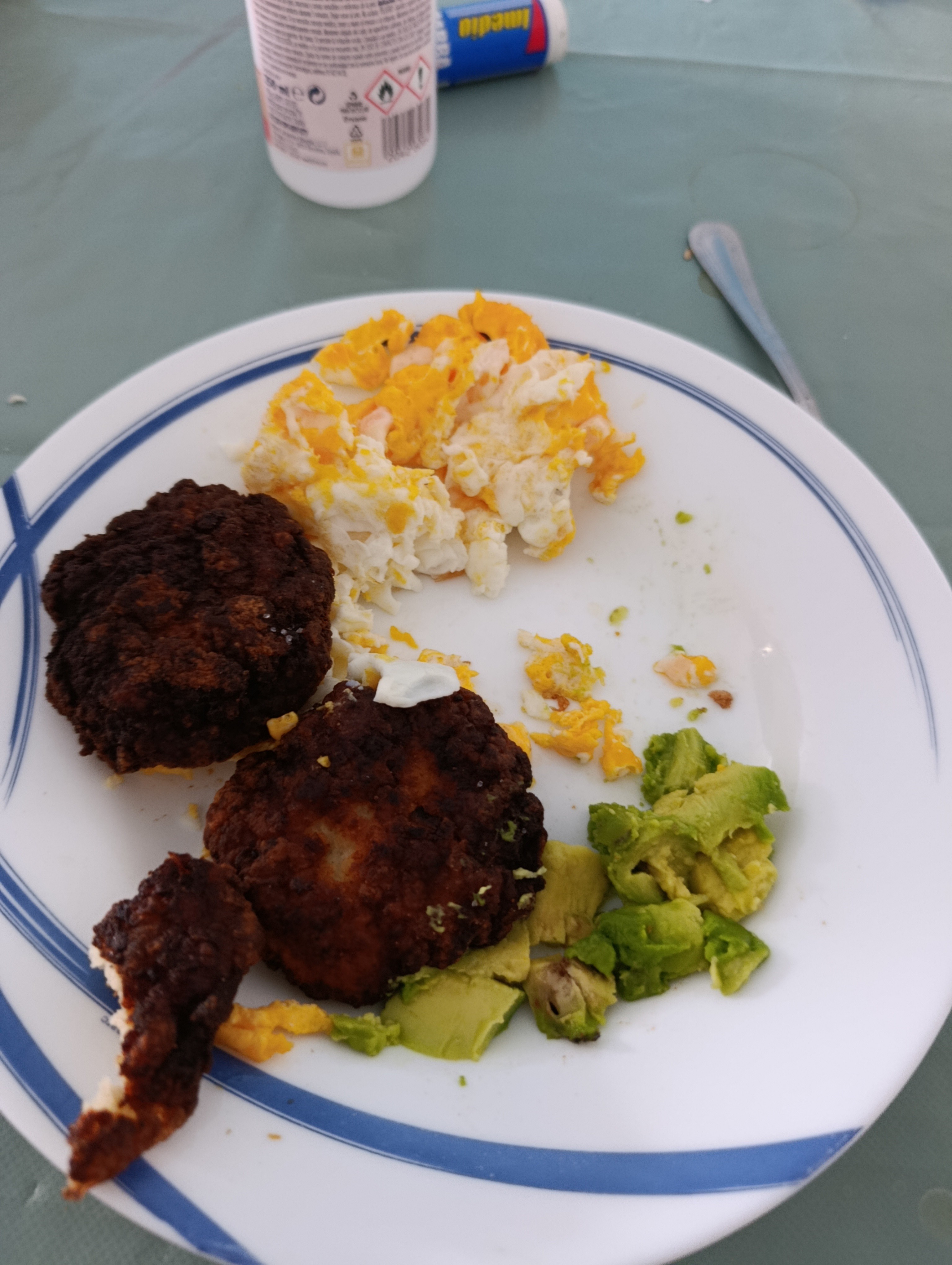pollo frito con huevo