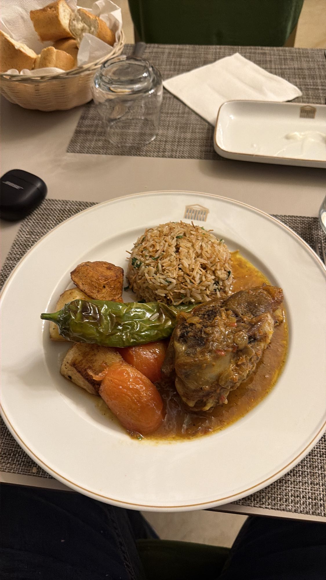 Agnello con riso e verdure