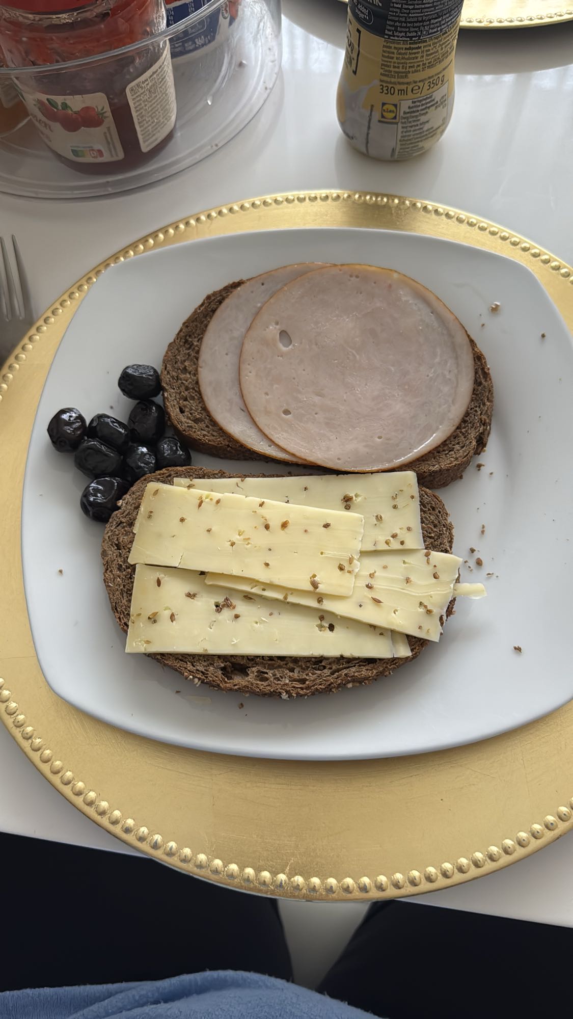 Brood met kaas en kalkoen