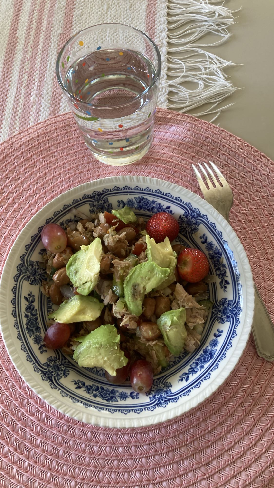 Tonfisksallad med avokado