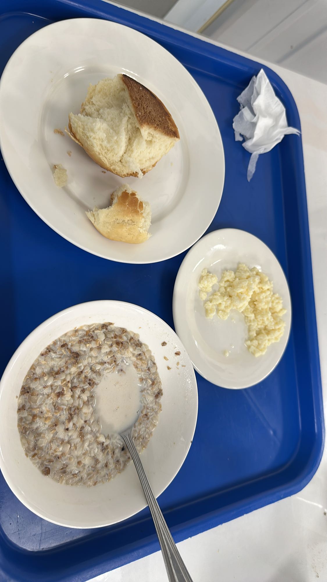Каша с булочкой и творогом