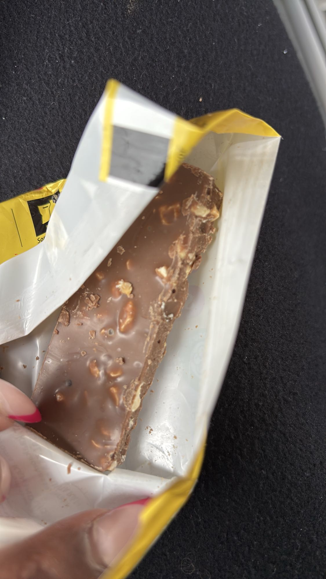 Mjölkchoklad med nötter