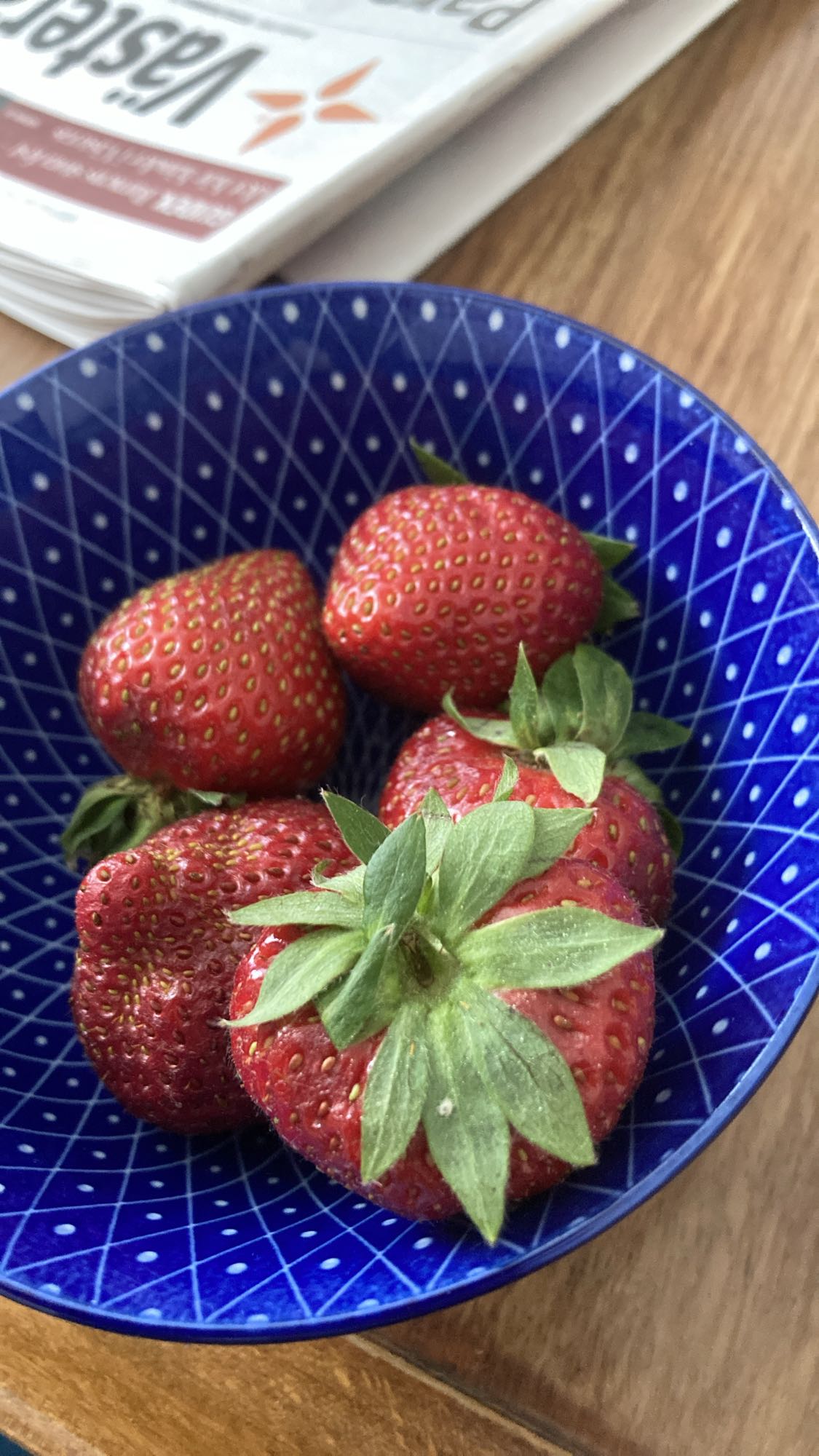 Jordgubbar i skål