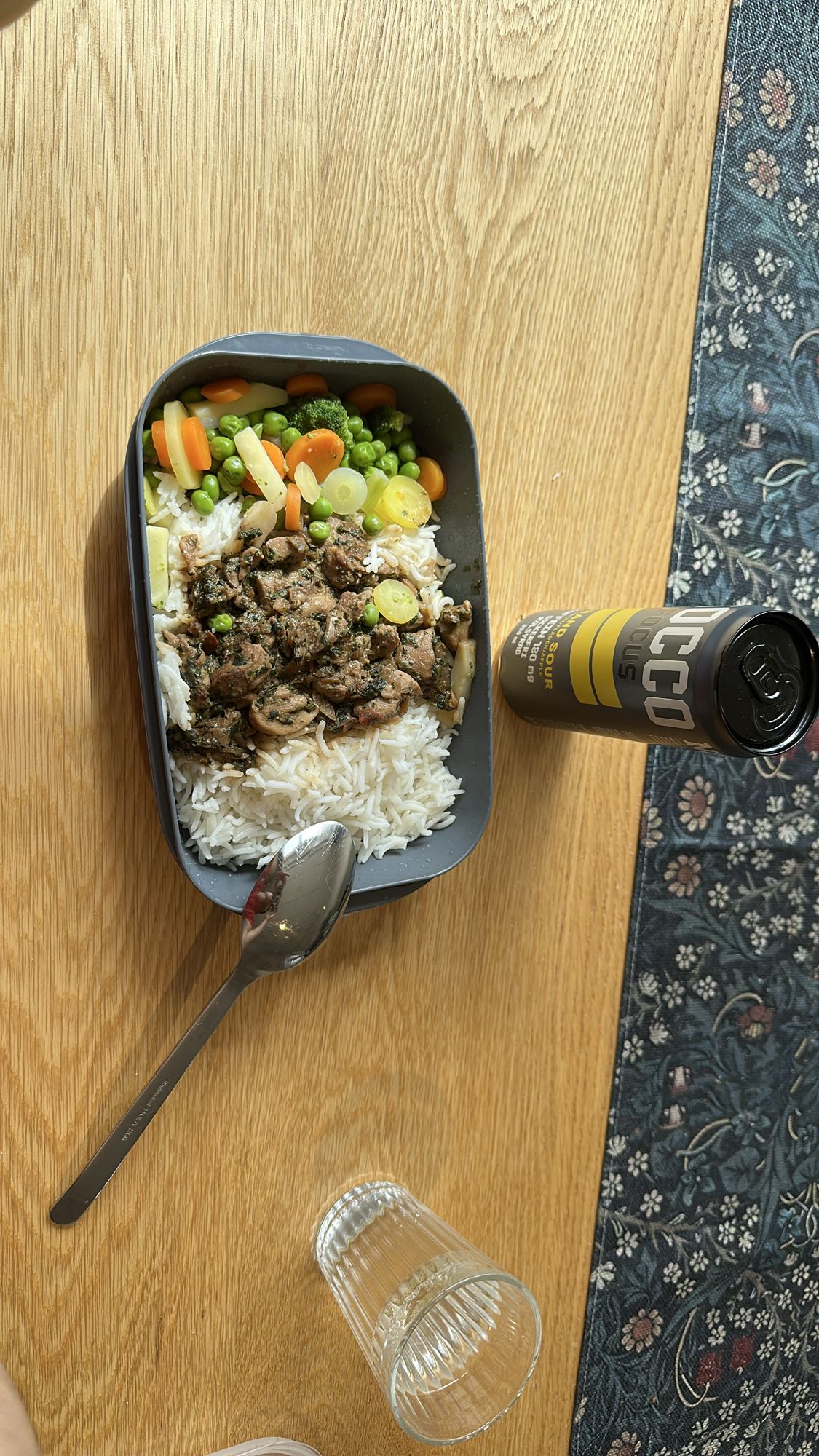 Ris med kött och grönsaker