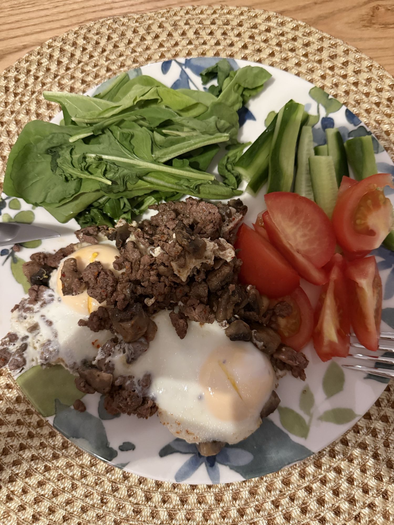 Kıymalı yumurta tabağı