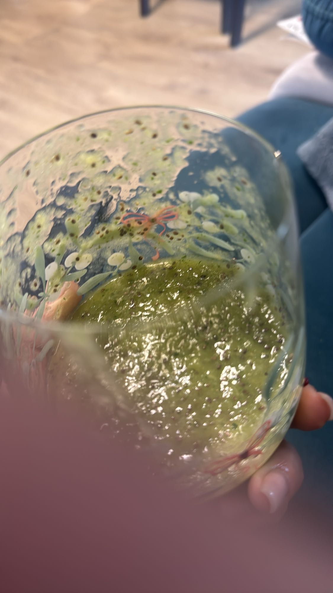 Smoothie verde cu kiwi