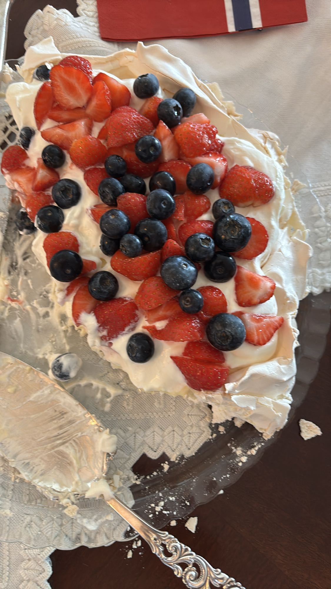 Pavlova med bær