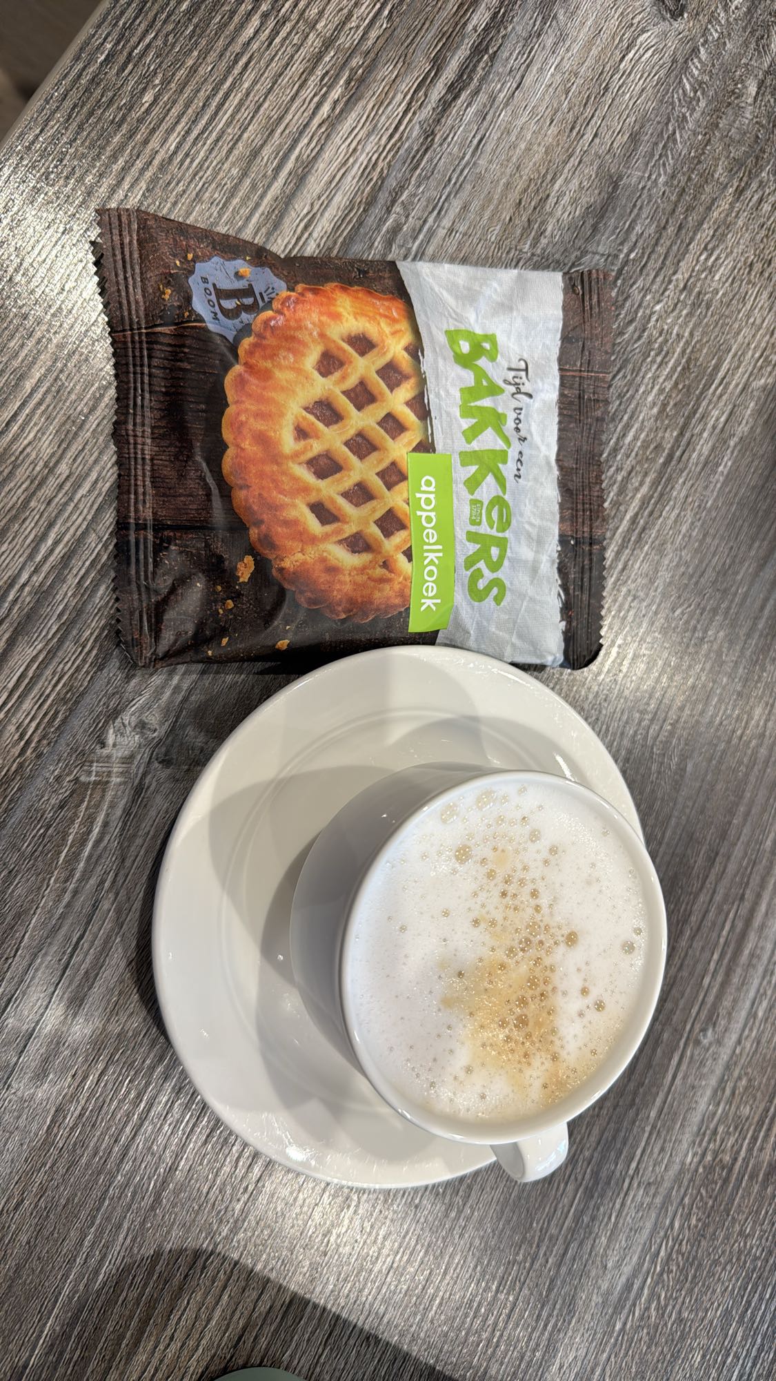 appelkoek met cappuccino
