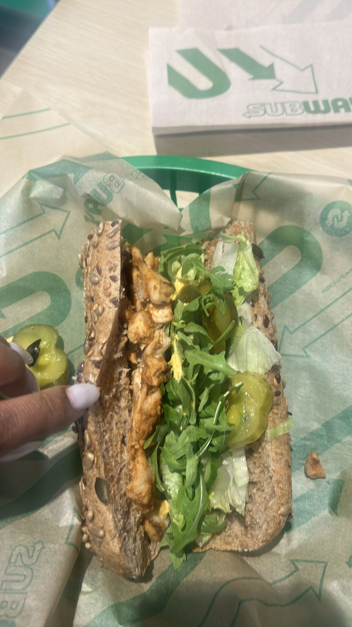 Hähnchen-Sub mit Salat