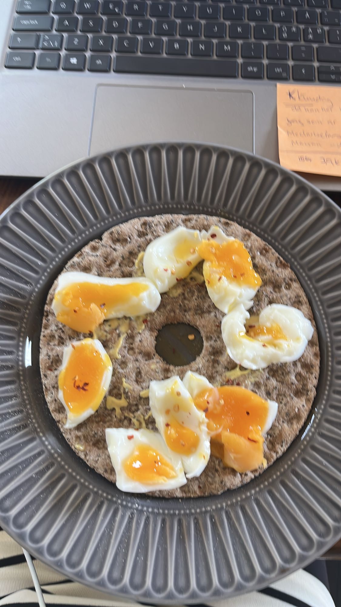 Knäckebröd med ägg