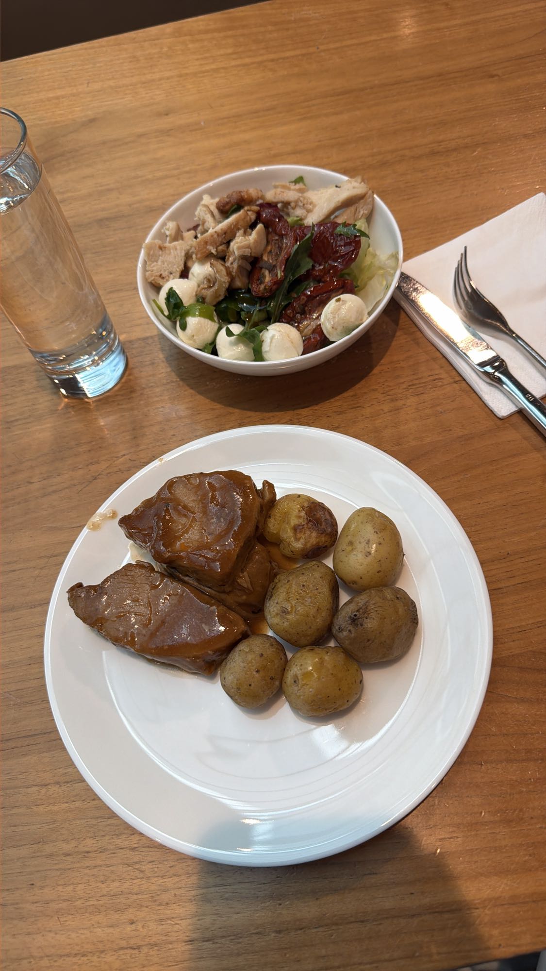 Arrosto con insalata