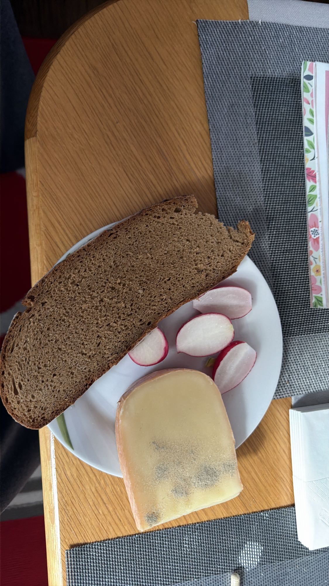 Roggenbrot mit Käse