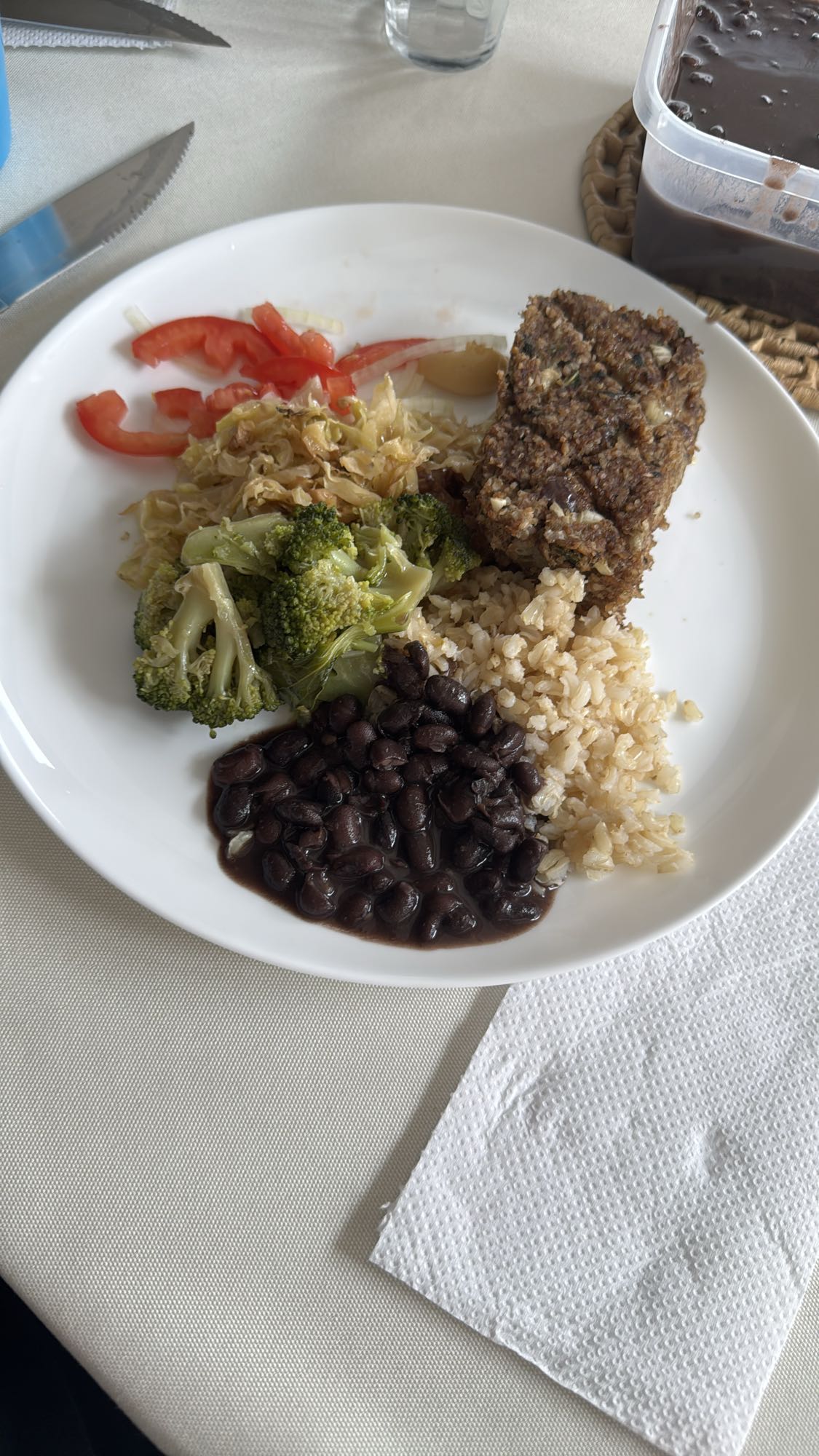 Prato com arroz e feijão