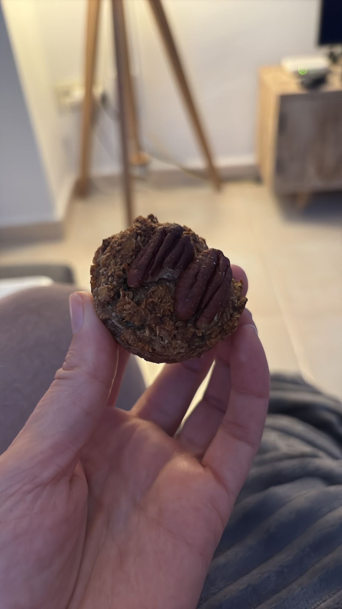 Oat Pecan Muffin