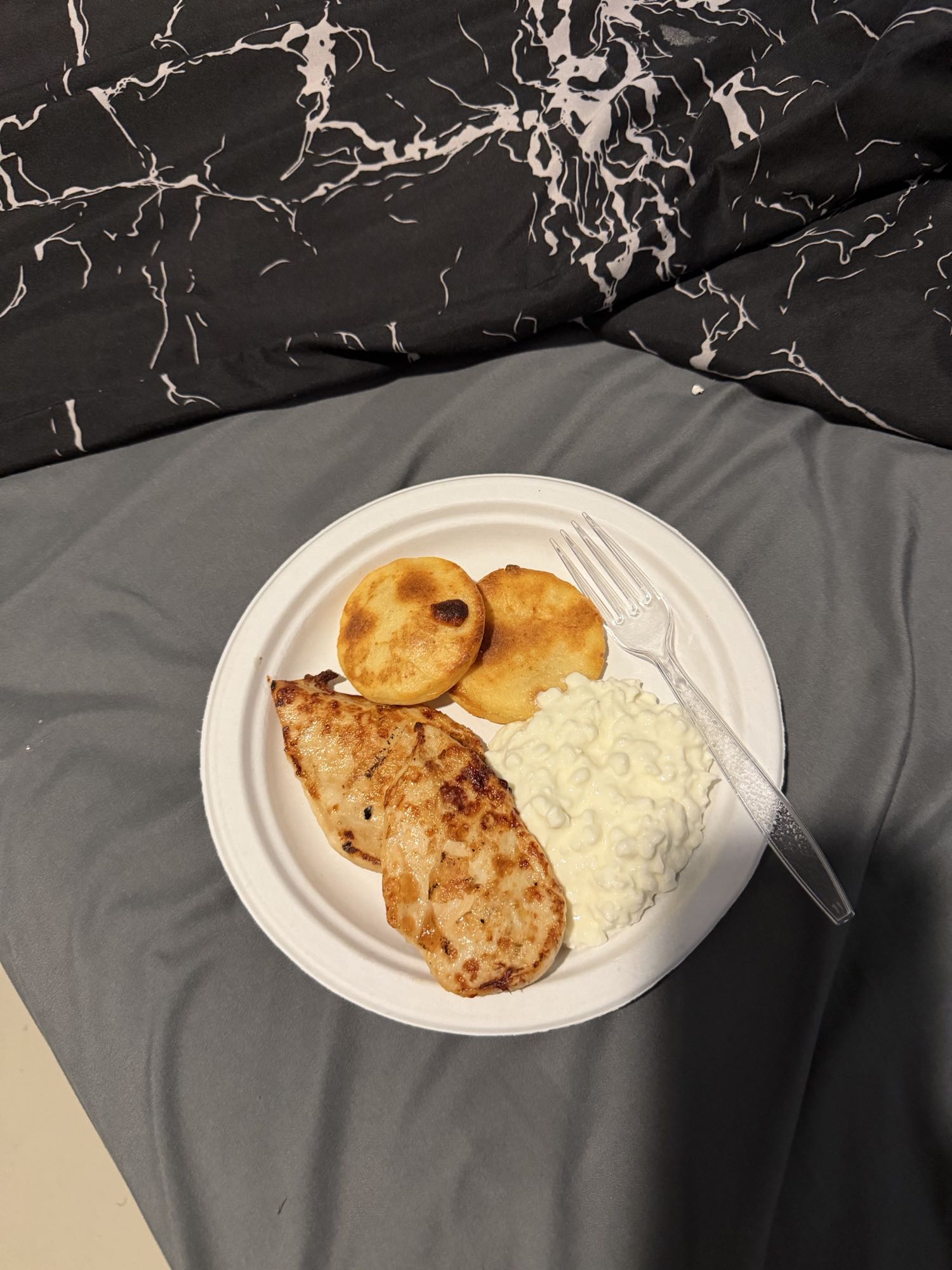 pollo con arepas y requeson