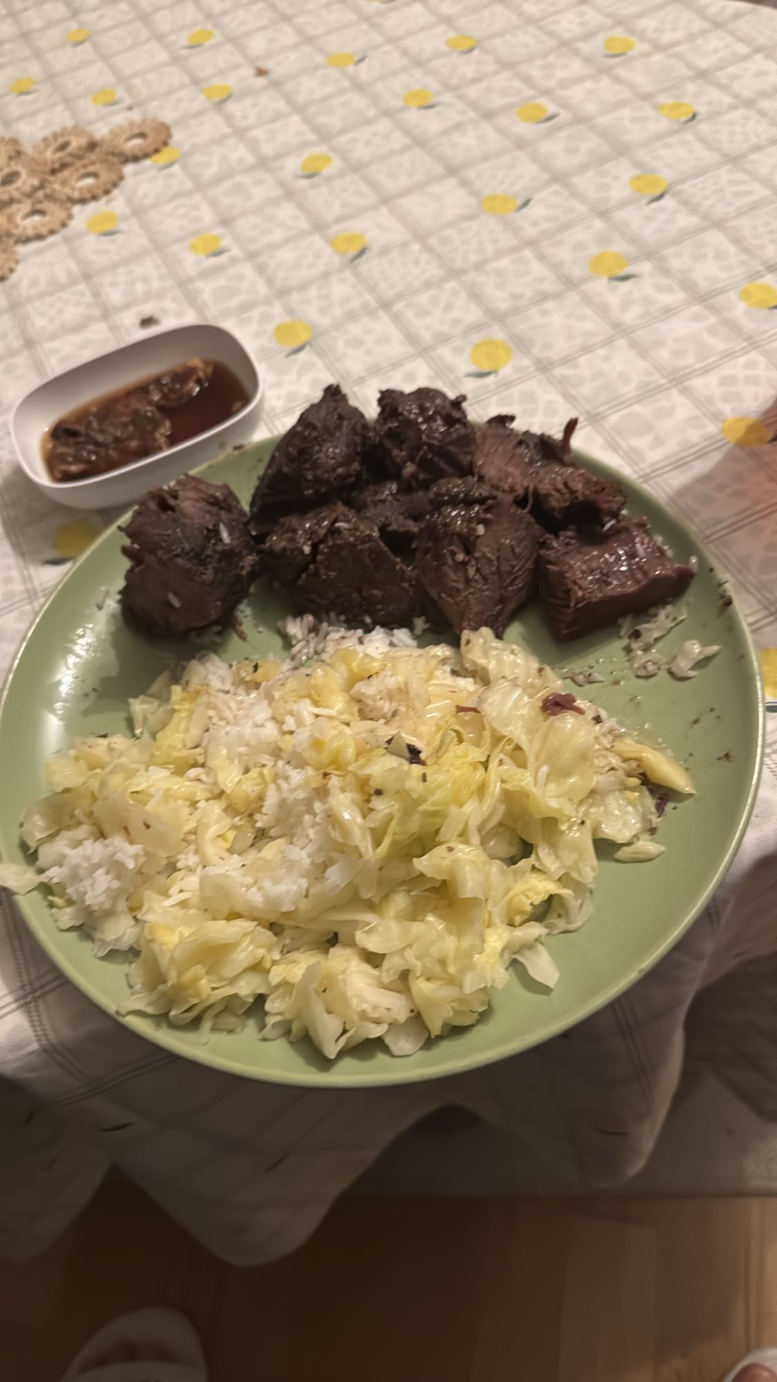 Nötkött med ris och kål