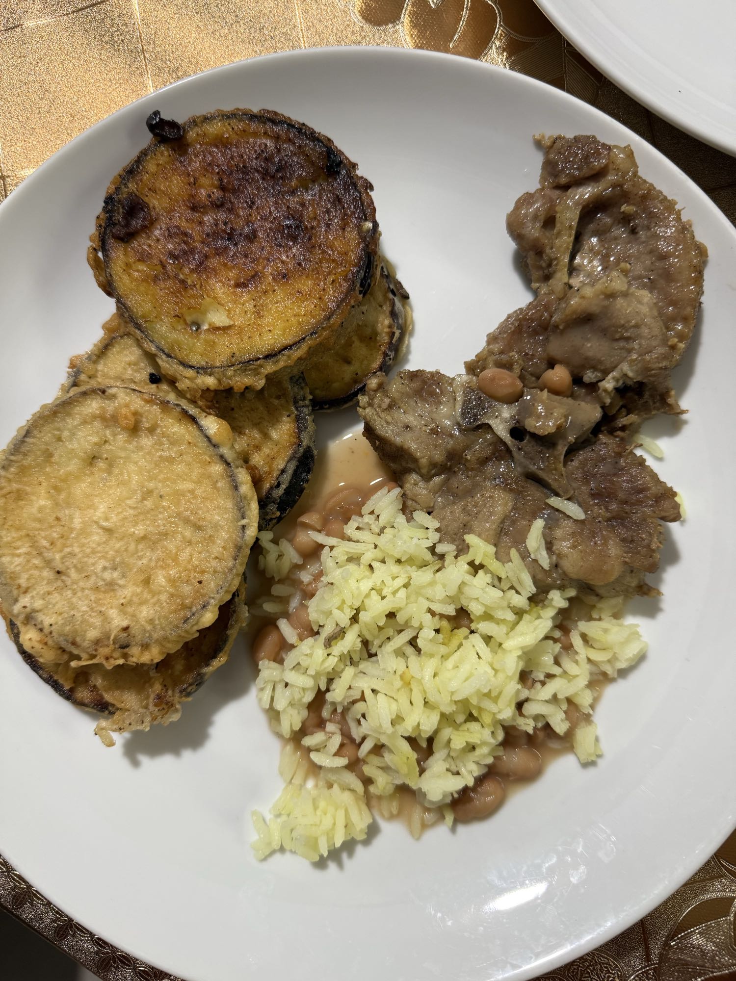 Beringela com arroz e carne