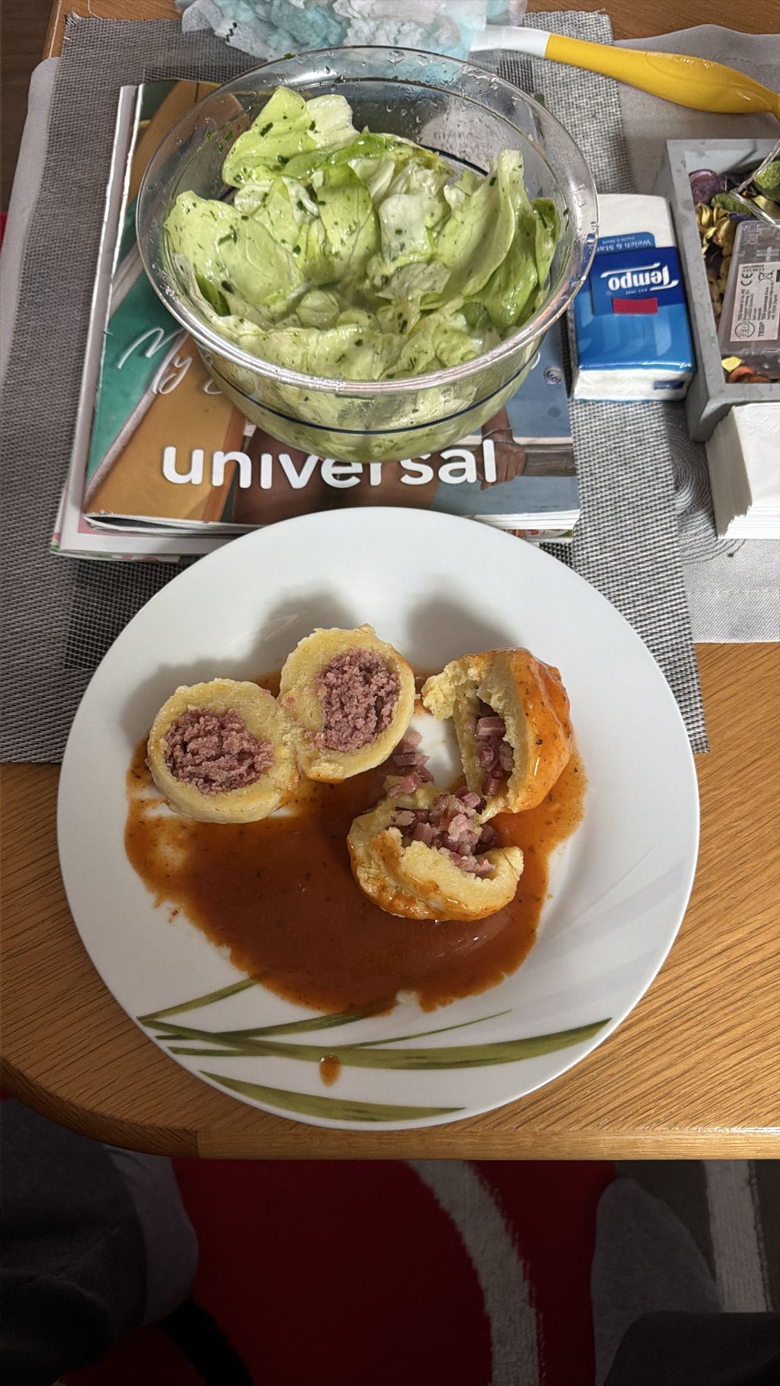Knödel mit Salat