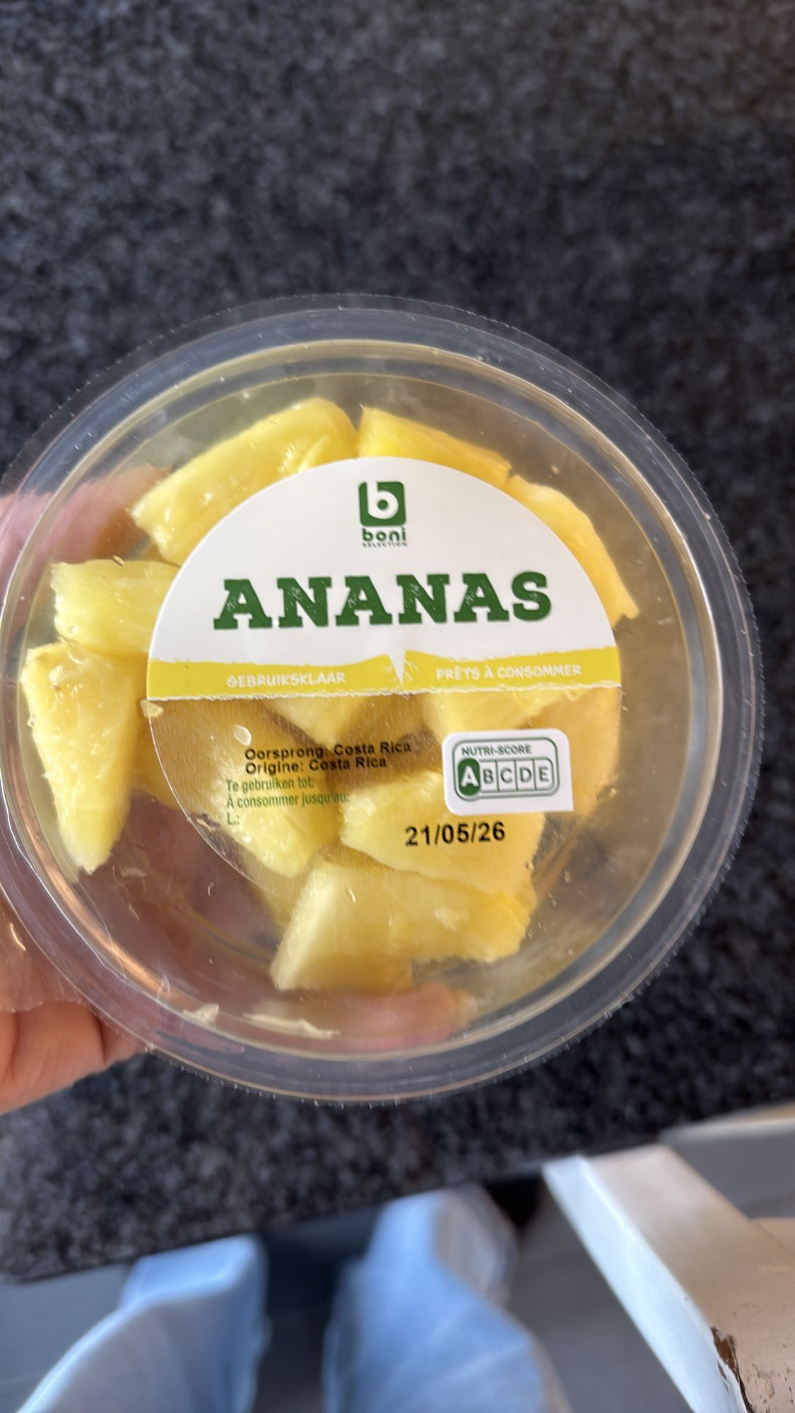 Verse ananasstukjes