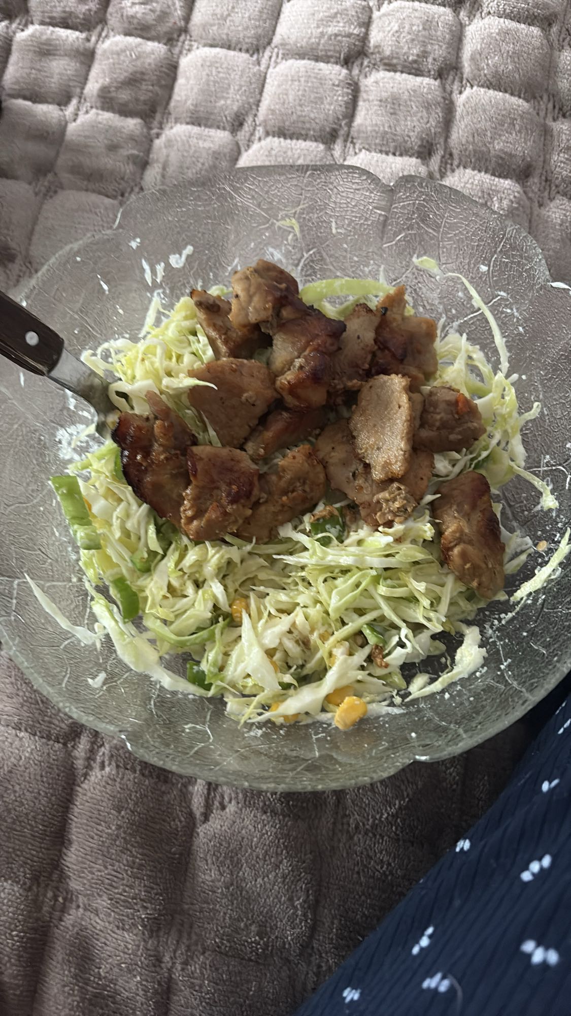 Kylling med kålsalat
