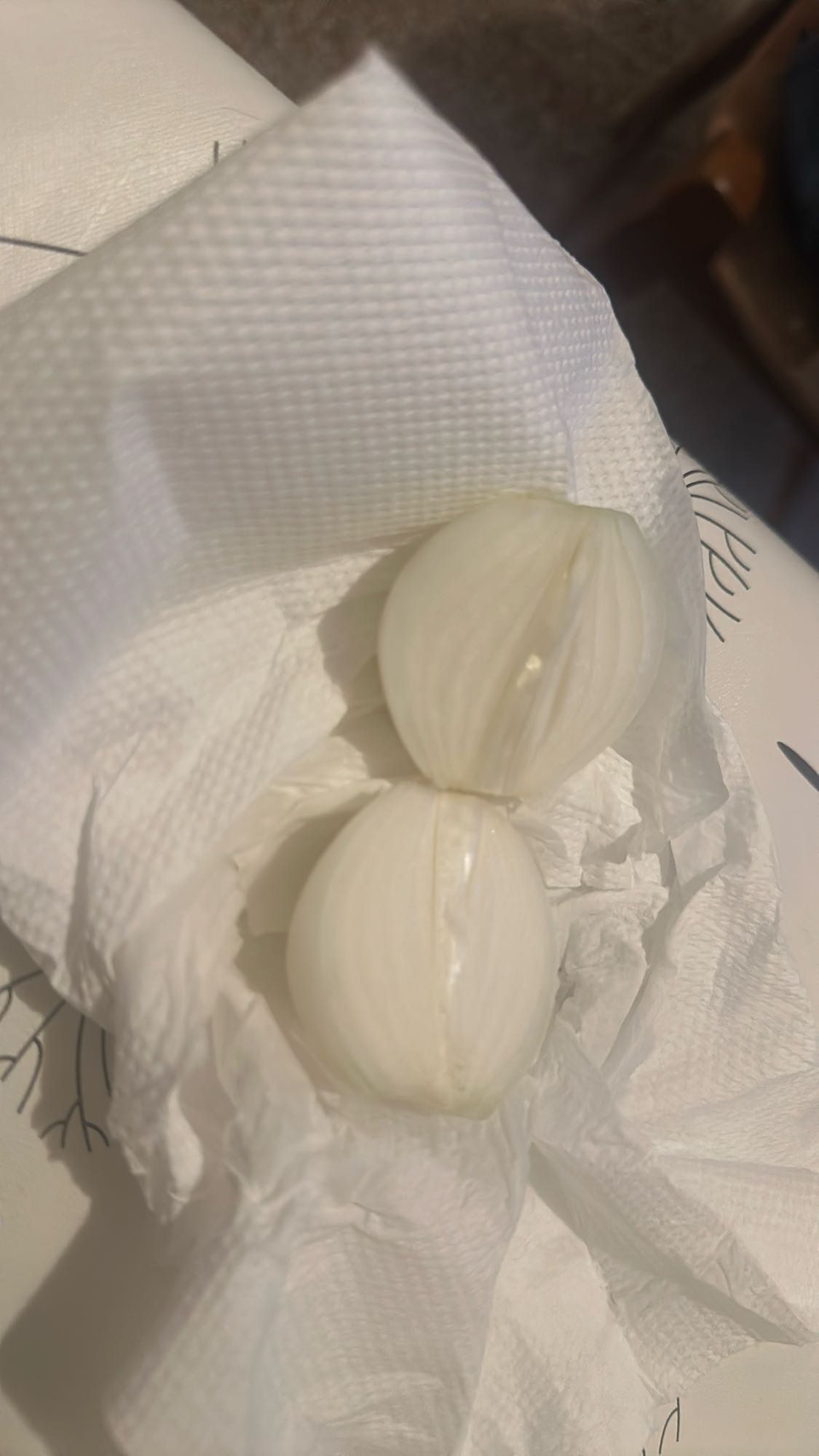 Peeled White Onions
