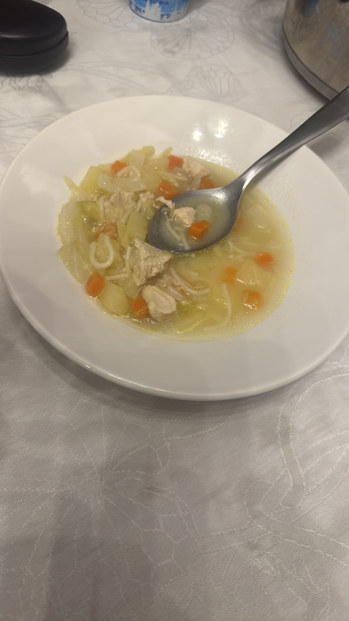 Sopa de frango com massa