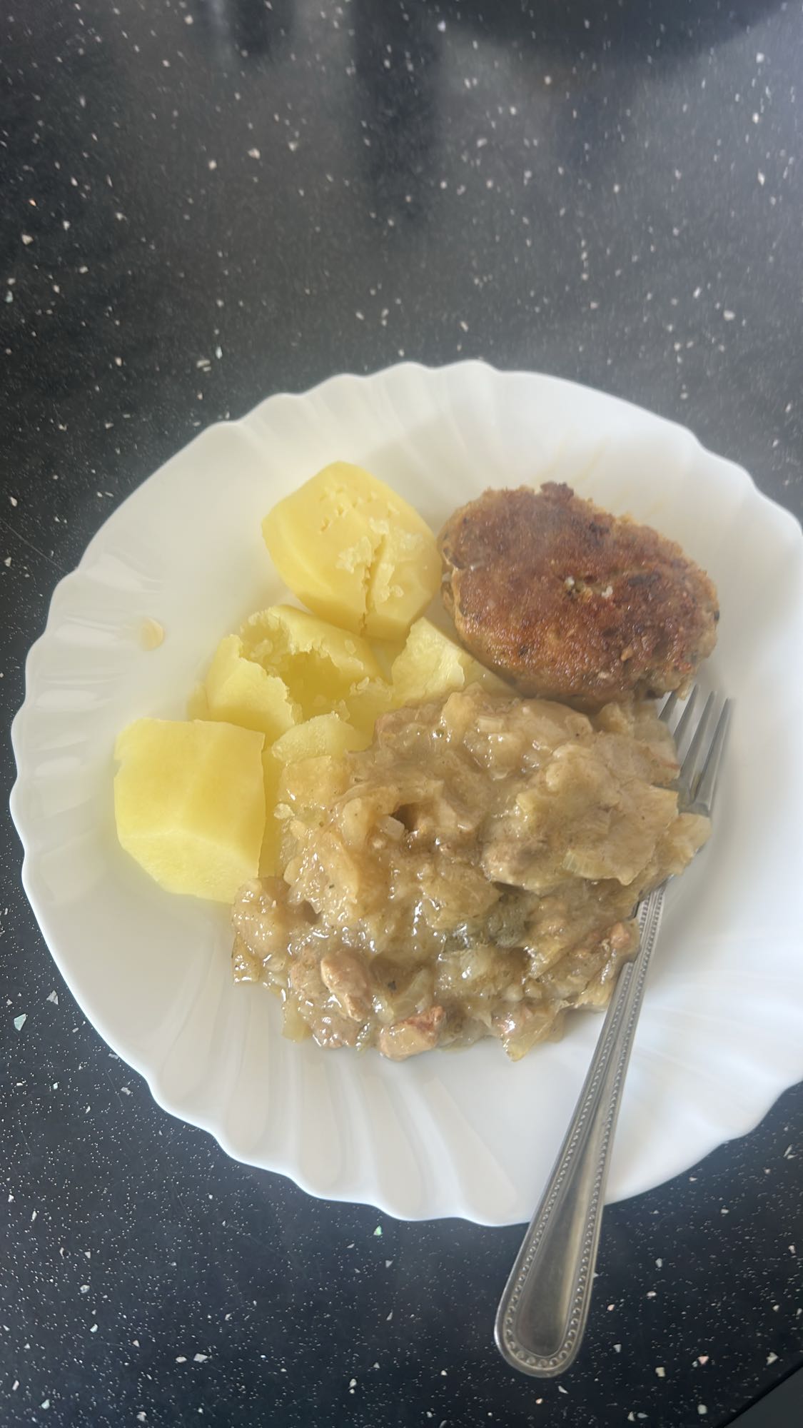 Kotlet z ziemniakami