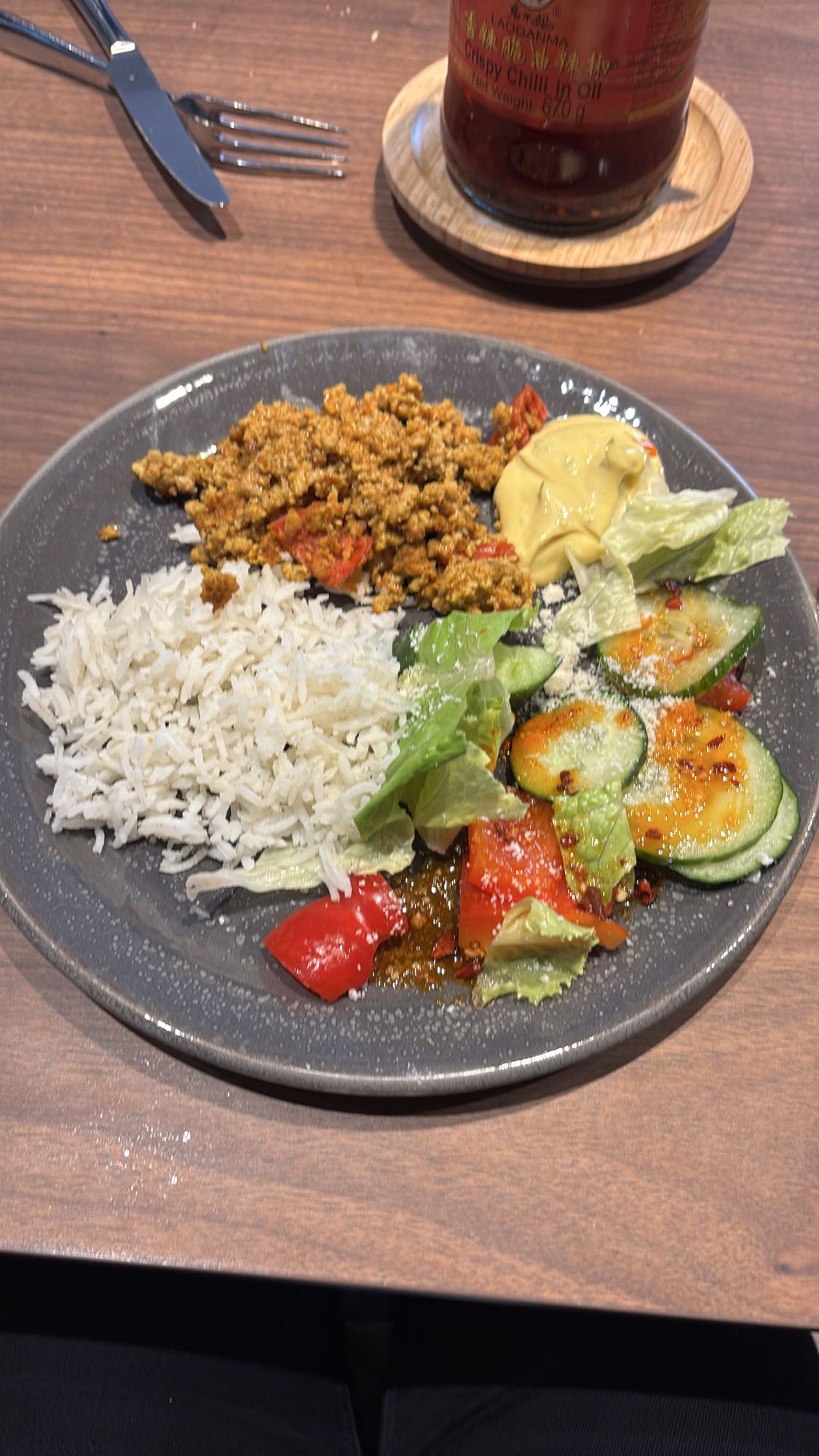 Ris med köttfärs och sallad