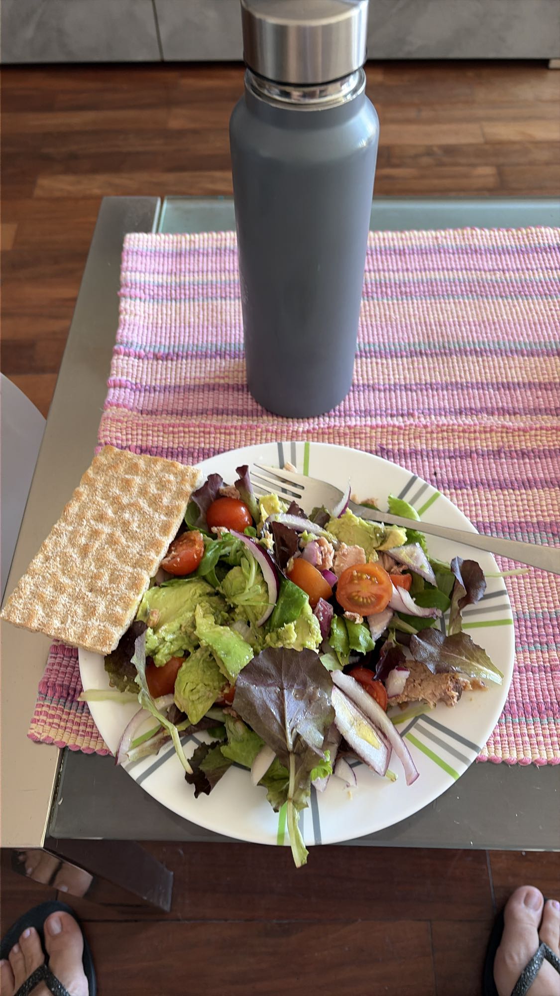 ensalada con atun y aguacate
