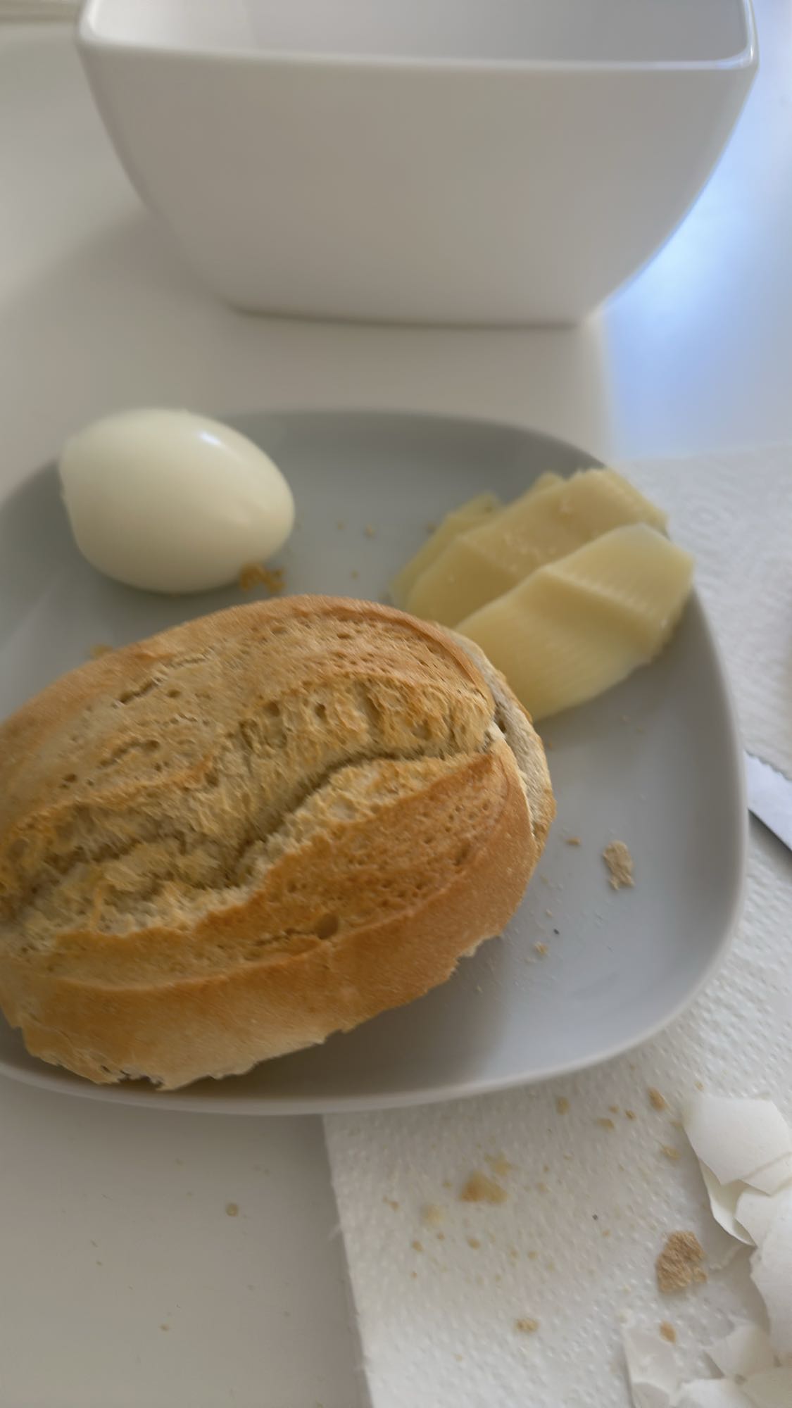 Yumurta ekmek peynir