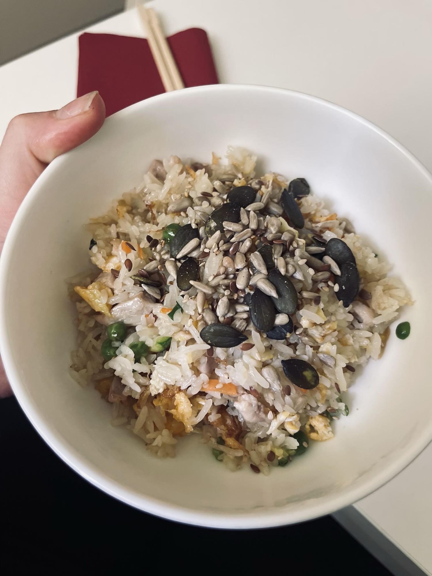Жареный рис с семечками