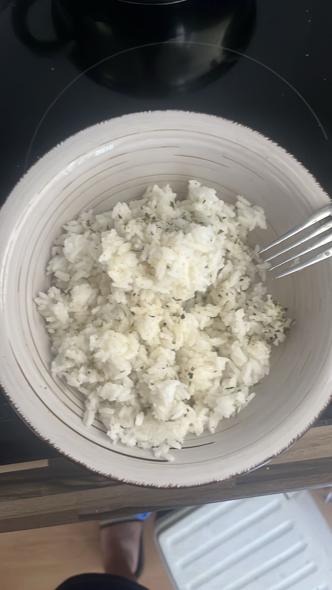 arroz blanco con hierbas