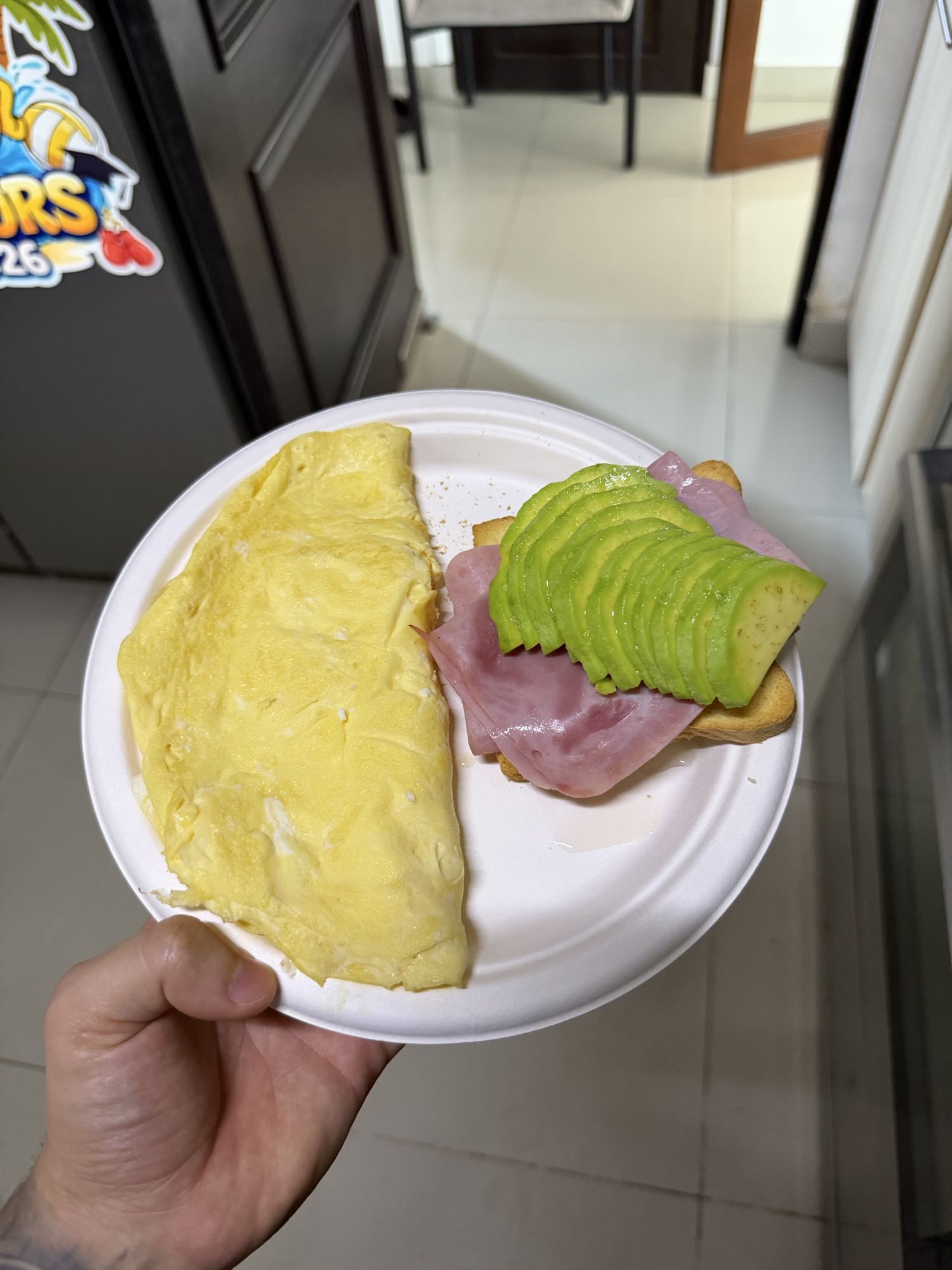 omelet con tostada