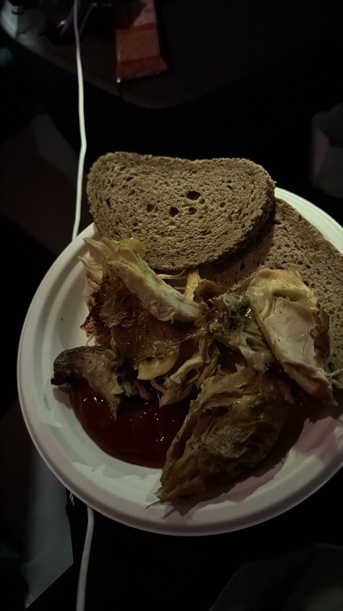 Pui cu paine si ketchup