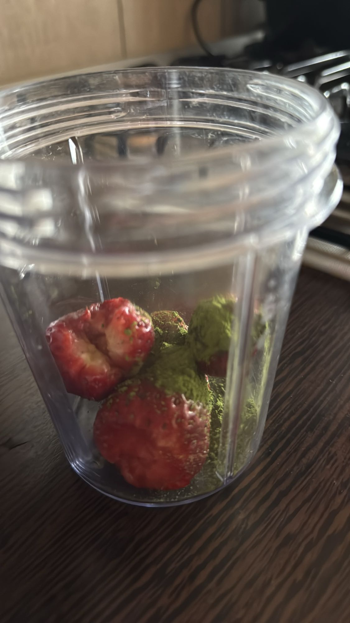 Capsuni cu matcha