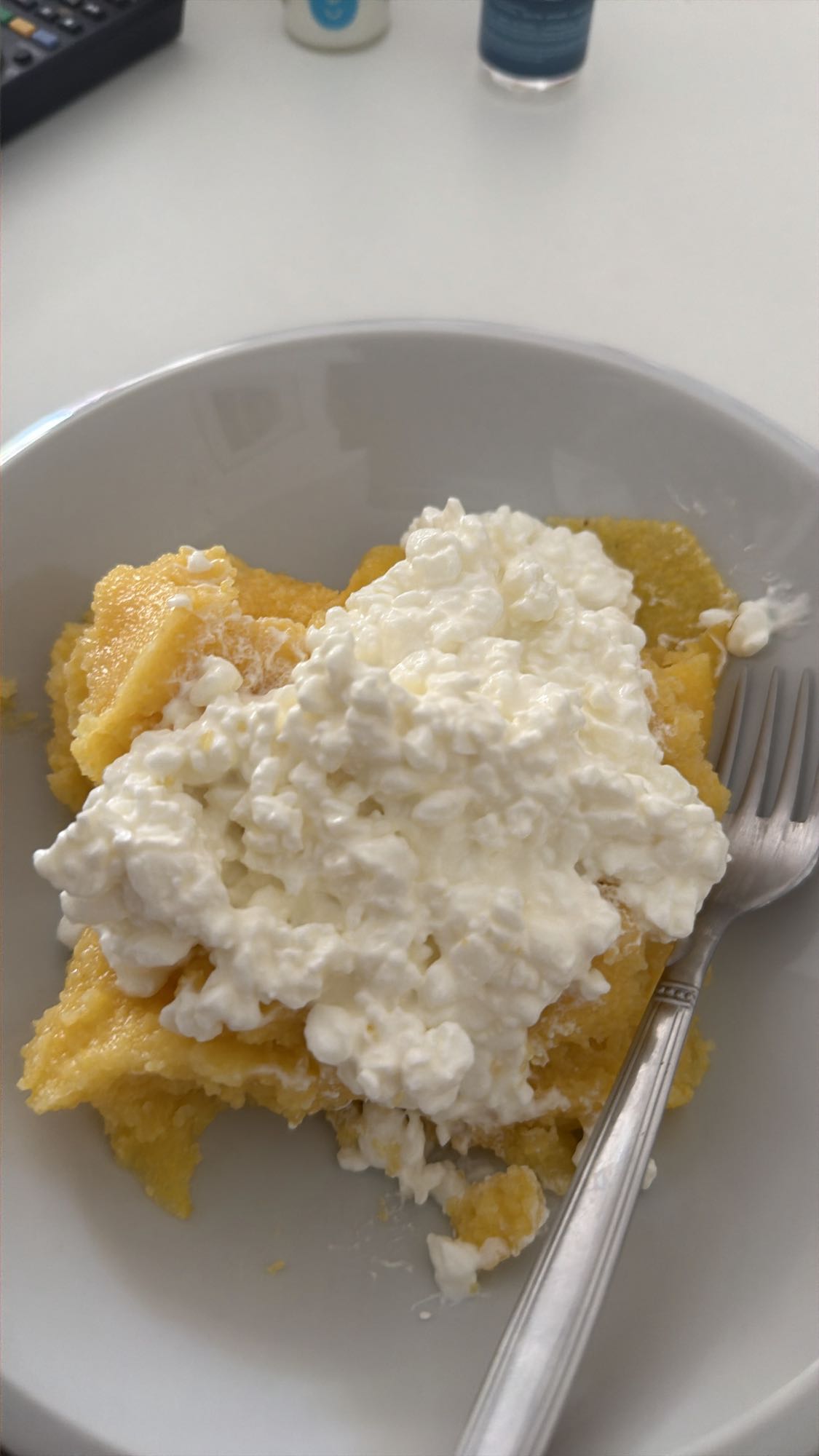 Polenta mit Hüttenkäse