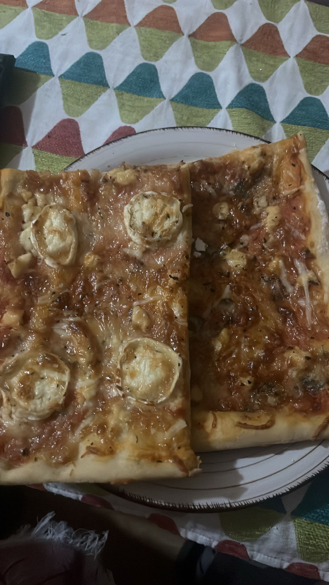 pizza de queso y cabra