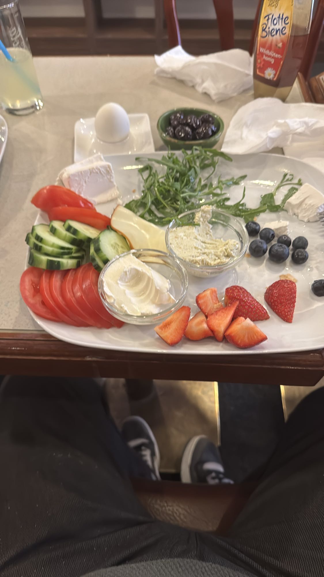 Karışık kahvaltı tabağı