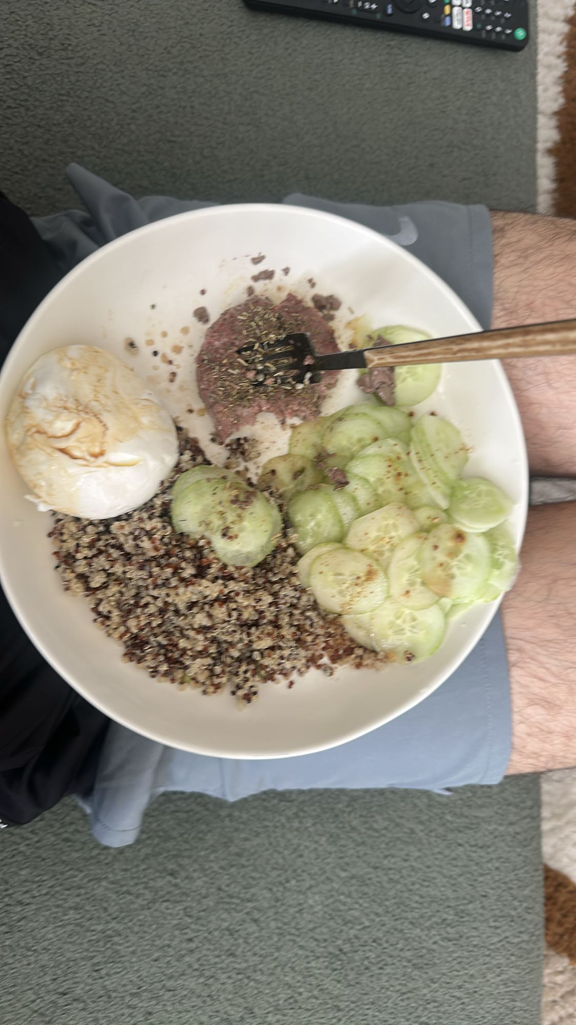 Bol quinoa boeuf burrata