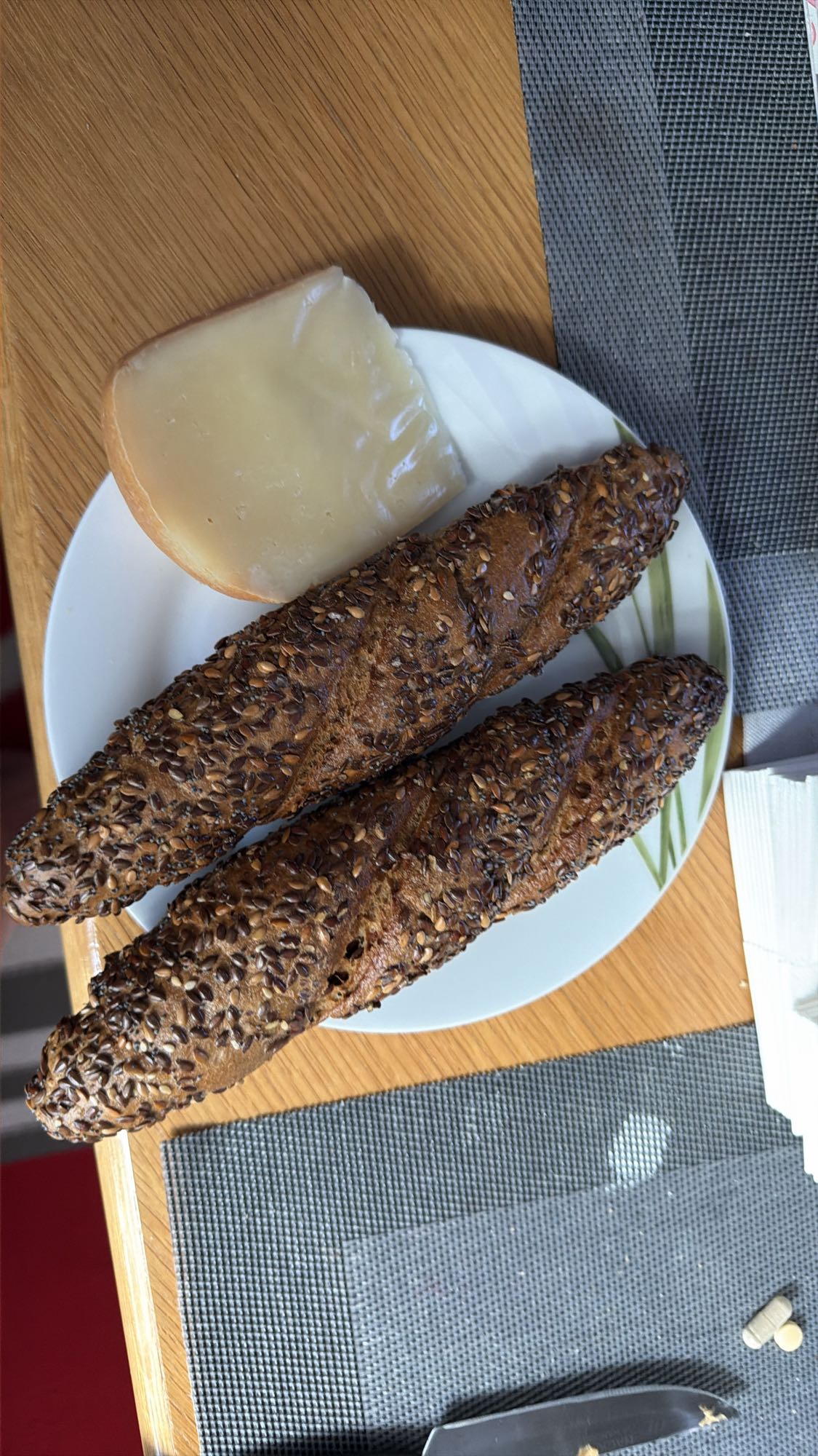 Saatbrot mit Kaese