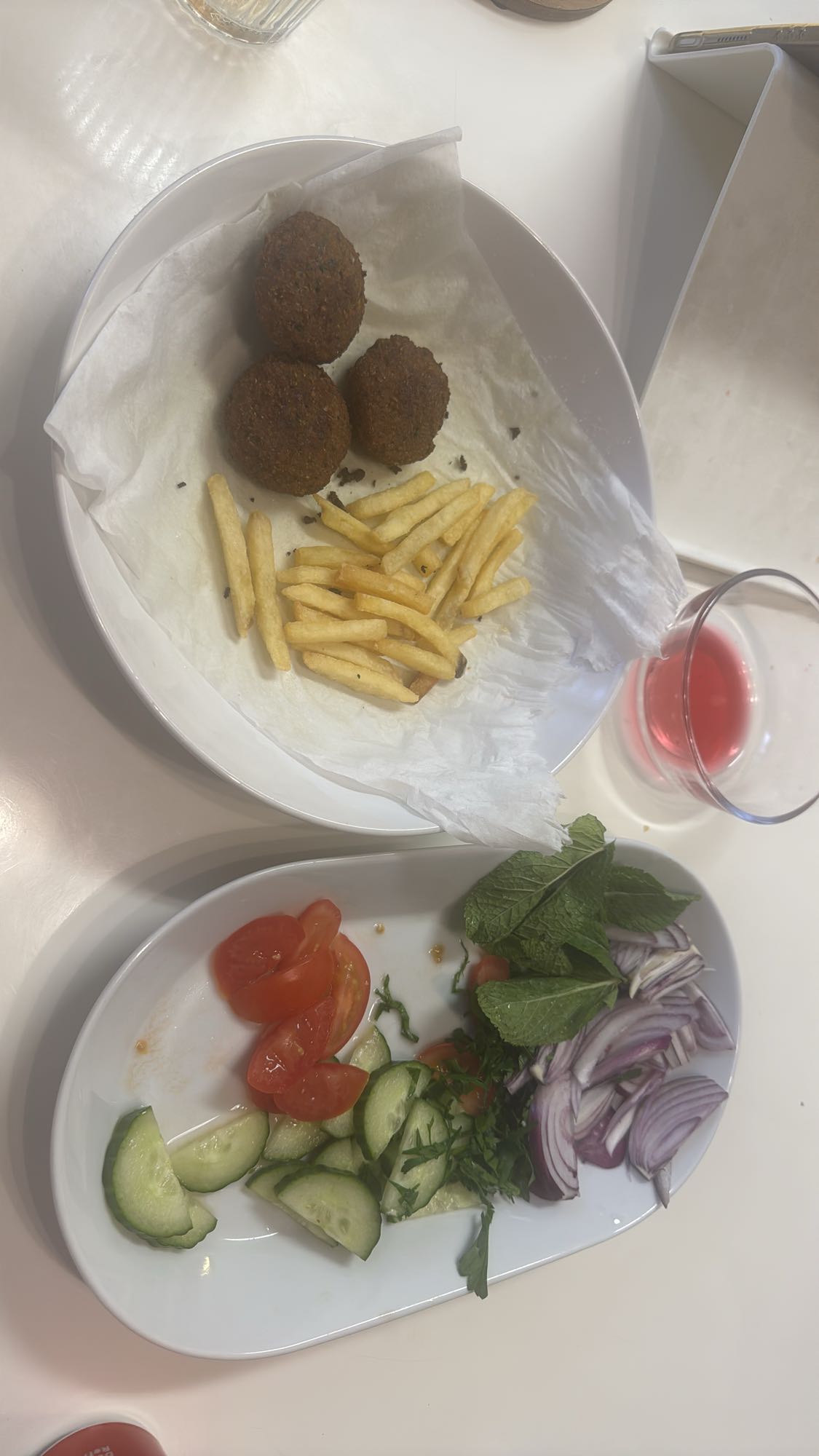 Falafel med pommes