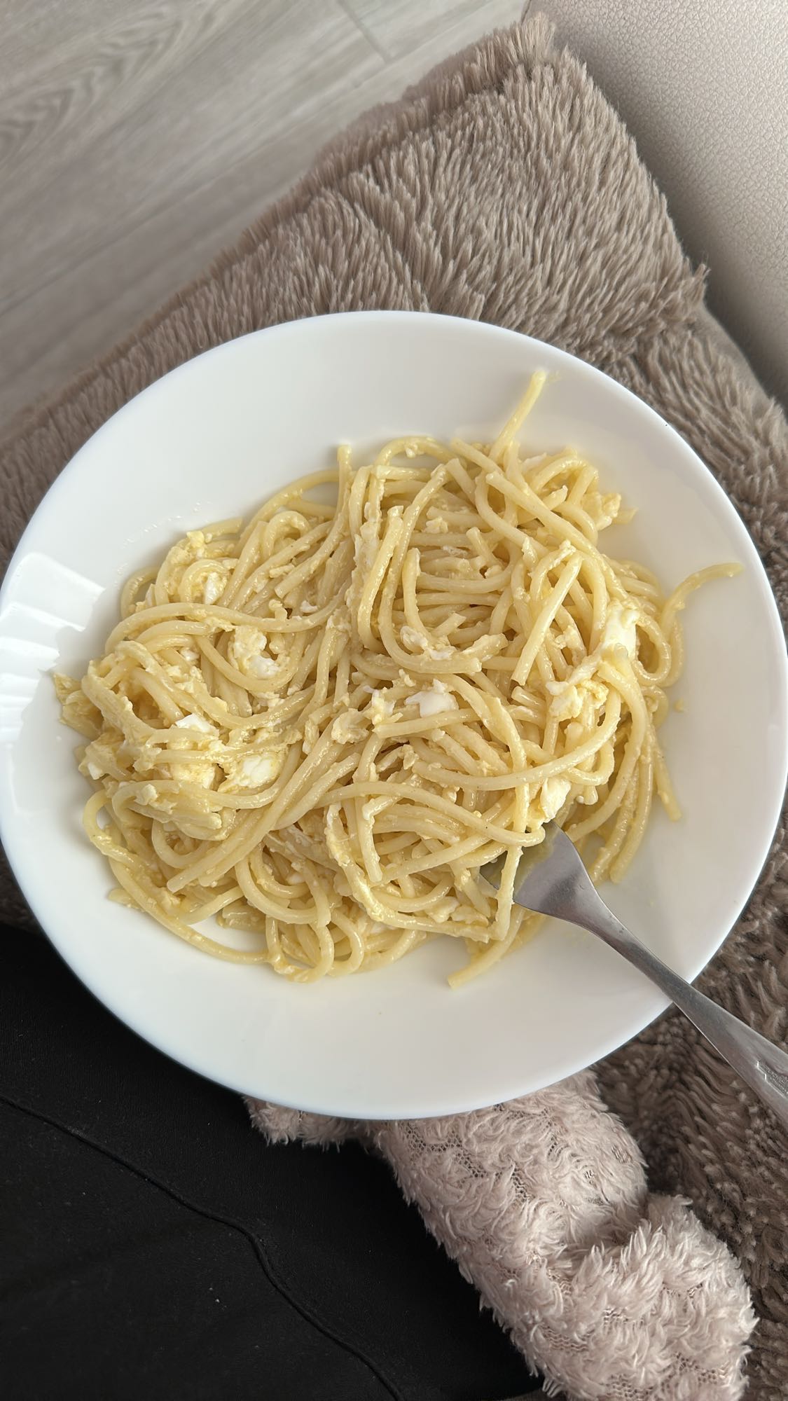 Spaghetti z jajkiem